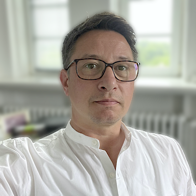 Daniel Neuschäfer, Art Director. Ihr Ansprechpartner für Kreation, Corporate Design ...